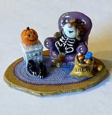 Wee Forest Folk M-273a Treat & Retreat 2001 Halloween Figurine Retired picture