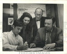 1971 Press Photo Young Marcus Pelletteri, Signs Up, New Orleans Soap Box Derby picture