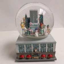 Vintage 1999 Macy’s Thanksgiving Day Parade Snow Globe Music Box NYC Twin Towers picture