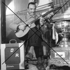 DJANGO REINHARDT PHOTO picture