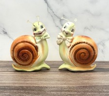 Vintage Enesco Japan Snappy the Snail Anthropomorphic Salt & Pepper Shaker Set picture