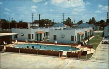 Savannah Georgia GA Hotel Swimming Pool c1950s-60s Postcard picture