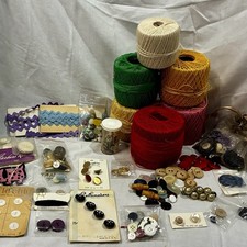 Vintage Buttons Crochet Thread Trim Ric Rac Craft DIY Grandmas Sewing Junk Lot picture