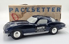 VTG 1970s Pacesetter 1963 Corvette Split Window Decanter Box Ceramic Empty picture