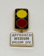 Approach Medium Oregon Div Division Trainz Railroad Simulator Lapel Pin (P48) picture