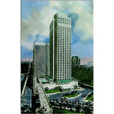 Le Chateau Champlain Place Du Canada 1971 Montreal QUE Vintage Postcard SP8-10 picture