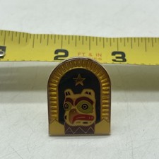 U.S. Military Army Alaska Station Unit Crest DI DUI Pin Clutch Insignia picture