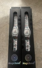 *SET OF TWO* NEW 2026 Christmas Cinderella Castle And Mickey Train Unlinked picture
