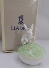 Lladro Box Bunny Rabbit 06607 Glazed Covered Porcelain Figurine w/Box picture