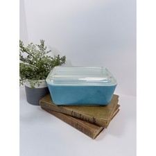 Pyrex Turquoise Blue Refrigerator Dish 501 with ribbed Lid picture