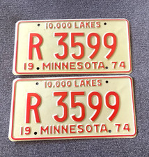RARE 1974 MINNESOTA R SINGLE LETTER LICENSE PLATE PLATES PAIR ORIGINAL NOS picture