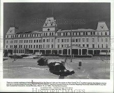 1982 Press Photo Historic Wentworth by the Sea, to remain closed, New Hampshire. picture