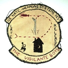 RARE ORIGINAL 1960's THEATER MADE NAVY WEAPONS SYSTEMS TEST VIGILANTE BOYS PATCH picture
