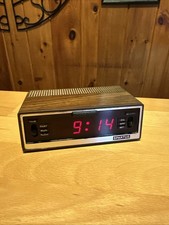 Vintage 1979 Spartus Snoozer Digital Alarm Clock Woodgrain LED Model 1120-C1 picture