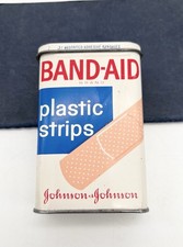 Vintage 60s BAND-AID Plastic Strips Metal Tin Johnson & Johnson 31 Count Empty picture