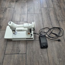 Vintage 1964 White Singer Featherweight 221 Sewing Machine - Turns On picture