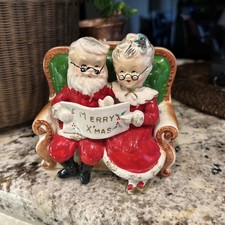 Vtg Mr. & Mrs. Claus Christmas Still Bank Figurine Ceramic Kitsch Japan 1950s picture