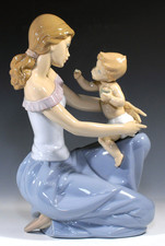 LLADRO One for You, One for Me #6705 - Baby Feeding Mother -Perfect, Orig. Box picture