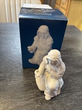 Avon Nativity Collectibles The Innkeeper Porcelain Figurine Vintage 1988 LOC SS picture
