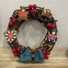 Rare Avon Gift Collection Holiday Wreath Vintage picture