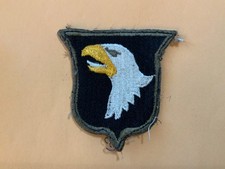 WWII 101st Airborne O.D. border, white tongue, white back shoulder patch picture