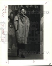 1985 Press Photo Model in suede and duffel coat in leather by Anne-Marie Beretta picture
