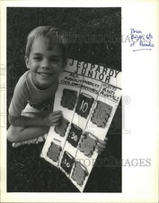 1993 Press Photo Brian Boyer of Paradis design the game Jeopardy Junior picture