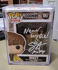 Funko Pop 1067 the Goonies Mikey Autographed Mint Box Sean Astin  picture