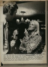 1973 Cathy Corcione Talks Bill Bradley New York Knicks 8x11 Vintage Press Photo picture