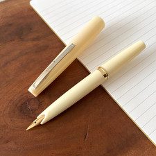 Vintage PILOT Gakken Pocket Fountain Pen White Steel Nib NOS Uninked 1970s picture