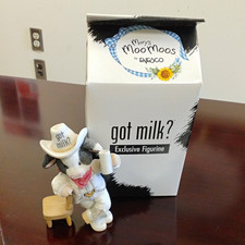 Enesco Mary’s Moo Moos Got Milk Exclusive Cow Figurine w/ Box picture