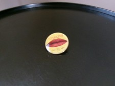 Guerlain Paris KISSKISS Tac Pin picture