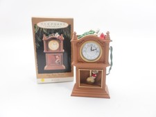 VTG 1994 Hallmark Keepsake Ornament VERY MERRY MINUTES Mouse Light & Motion picture